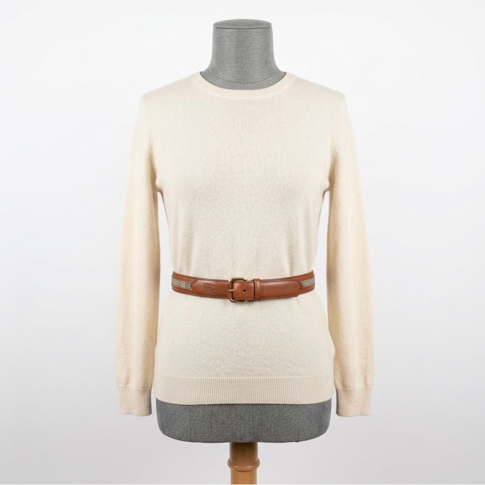Classic Burberry Heritage: Vintage Check & Leather Belt